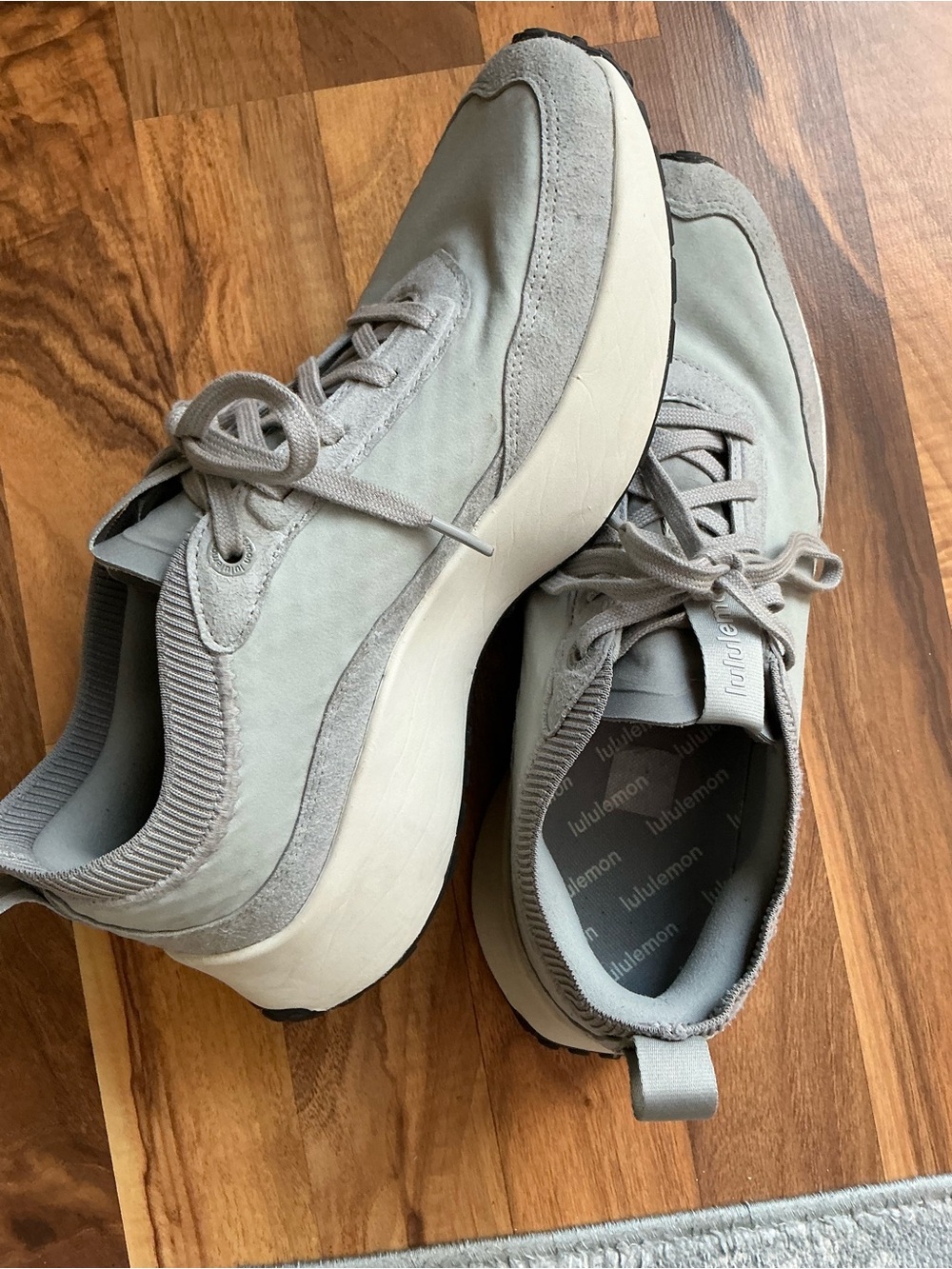 lululemon athletica Men’s Light Gray Lace-Up Sneakers